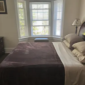  Homestay Victorian Palace- Mahogany United States